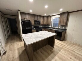 439 Kimberly Dr in Dimondale, MI - Building Photo