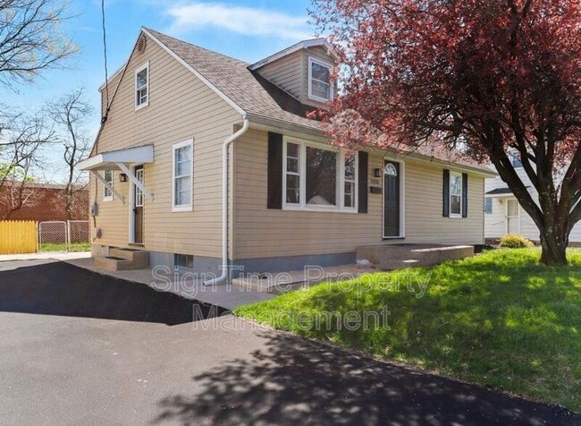 11025 Rosewood Dr in Hagerstown, MD - Building Photo - Building Photo