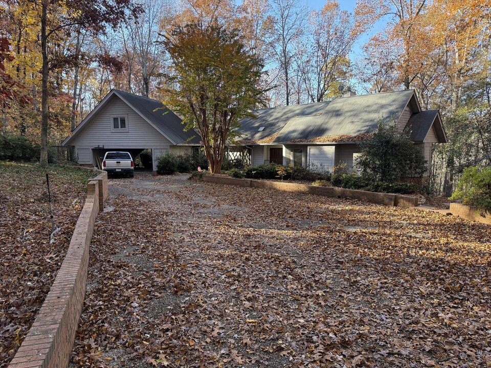 833 Williamsburg Dr in Rockingham, NC - Building Photo