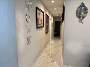 18501 NW 30th Ave in Miami Gardens, FL - Building Photo - Building Photo