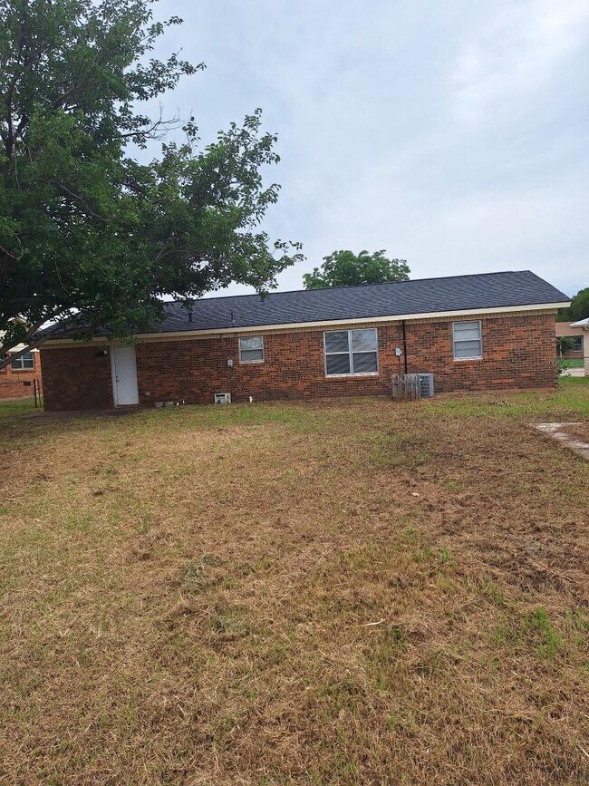 property at 4006 Hooper Dr