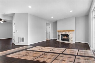 1128 Bartholdi Ct in Carol Stream, IL - Building Photo - Building Photo