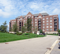 Groves of Palatine in Palatine, IL - Foto de edificio - Building Photo