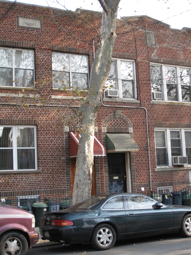 1521 71st St in Brooklyn, NY - Foto de edificio - Building Photo