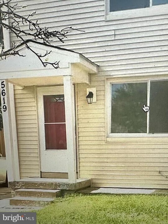 5619 8th St S in Arlington, VA - Building Photo