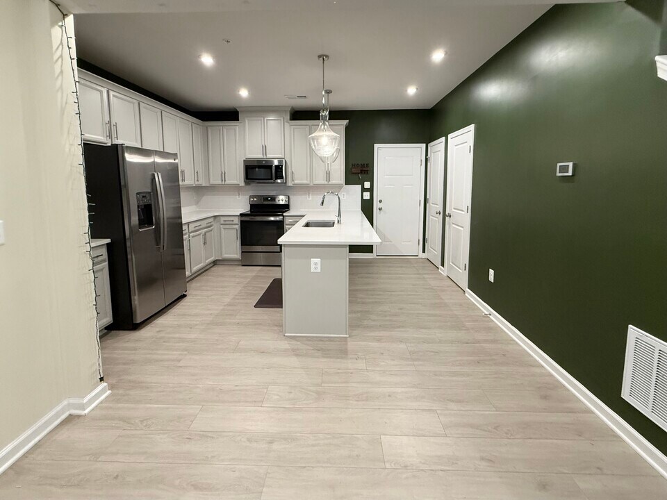 803 Haversack Hunt Way, Unit #A in Glen Allen, VA - Foto de edificio