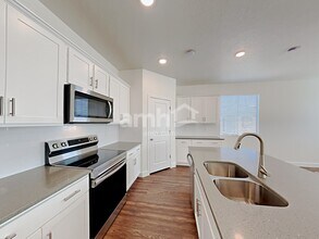 11068 S Stream Rock Rd in South Jordan, UT - Building Photo - Building Photo