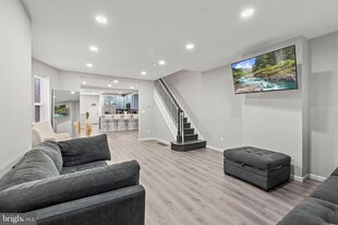 4928 Florence Ave in Philadelphia, PA - Building Photo