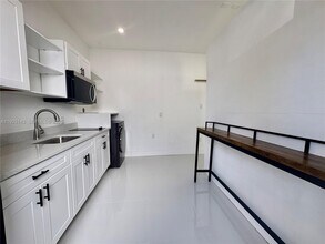 15145 SW 30th St-Unit -0 in Miami, FL - Building Photo - Building Photo