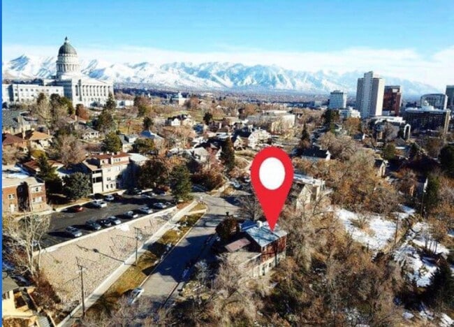 property at 415 N Main St