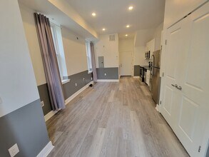 2817 W Girard Ave in Philadelphia, PA - Building Photo - Building Photo