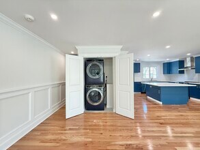 24 Hoyt St in Stamford, CT - Building Photo - Building Photo