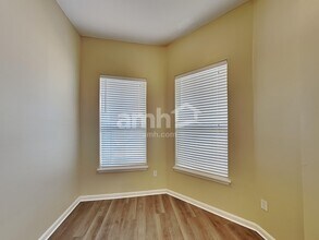 7117 Rapid River Dr W in Jacksonville, FL - Building Photo - Building Photo