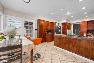 4840 College Ave in San Diego, CA - Building Photo - Building Photo