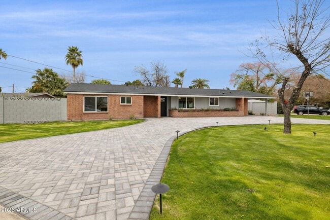 1216 W Rovey Ave in Phoenix, AZ - Building Photo - Building Photo