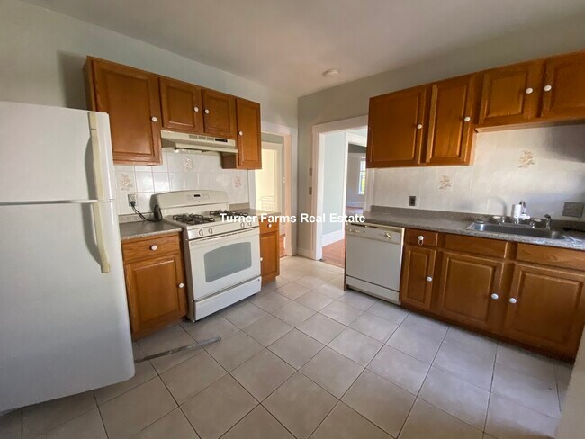 49 Conwell Ave, Unit 2