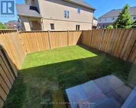 78 Pettitt Dr in Guelph, ON - Building Photo - Building Photo