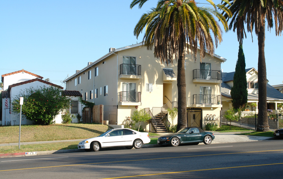 121 S Rampart Blvd in Los Angeles, CA - Building Photo