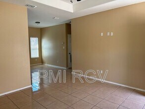 2708 Primrose Ave in Edinburg, TX - Building Photo - Building Photo