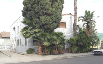 1449-1453 N Mansfield Ave in Los Angeles, CA - Building Photo - Building Photo