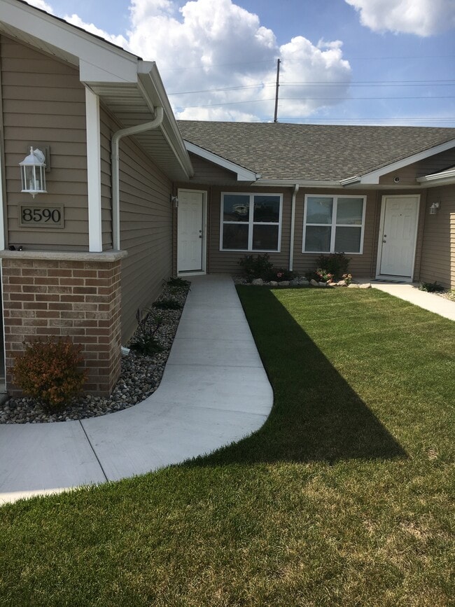 8590 Jackson St in Merrillville, IN - Building Photo - Building Photo