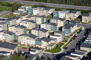 2013 Salmonberry Pl in Anchorage, AK - Building Photo