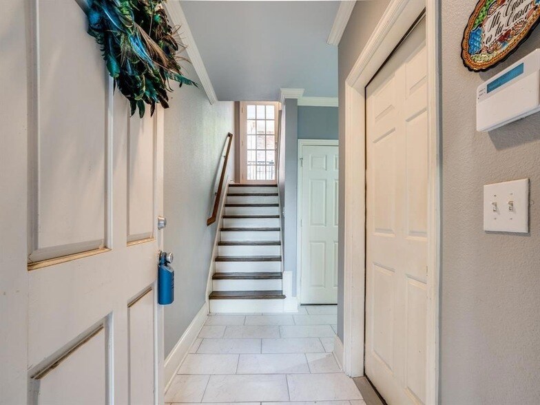 5707 Lewis St, Unit M1002-PW in Dallas, TX - Building Photo