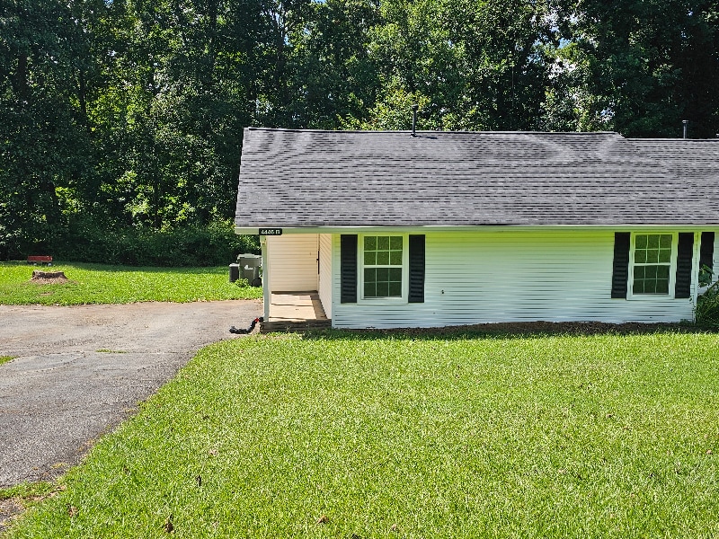 4446 Township Dr in Oakwood, GA - Building Photo