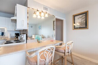 8743 Thomas Dr in Panama City Beach, FL - Foto de edificio - Building Photo