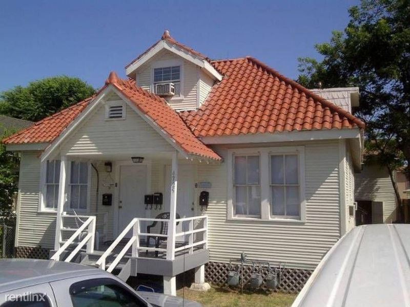 4725 Avenue R 1/2 in Galveston, TX - Building Photo