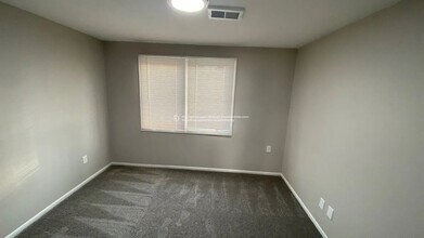 7405 Montgall Ave in Kansas City, MO - Foto de edificio - Building Photo