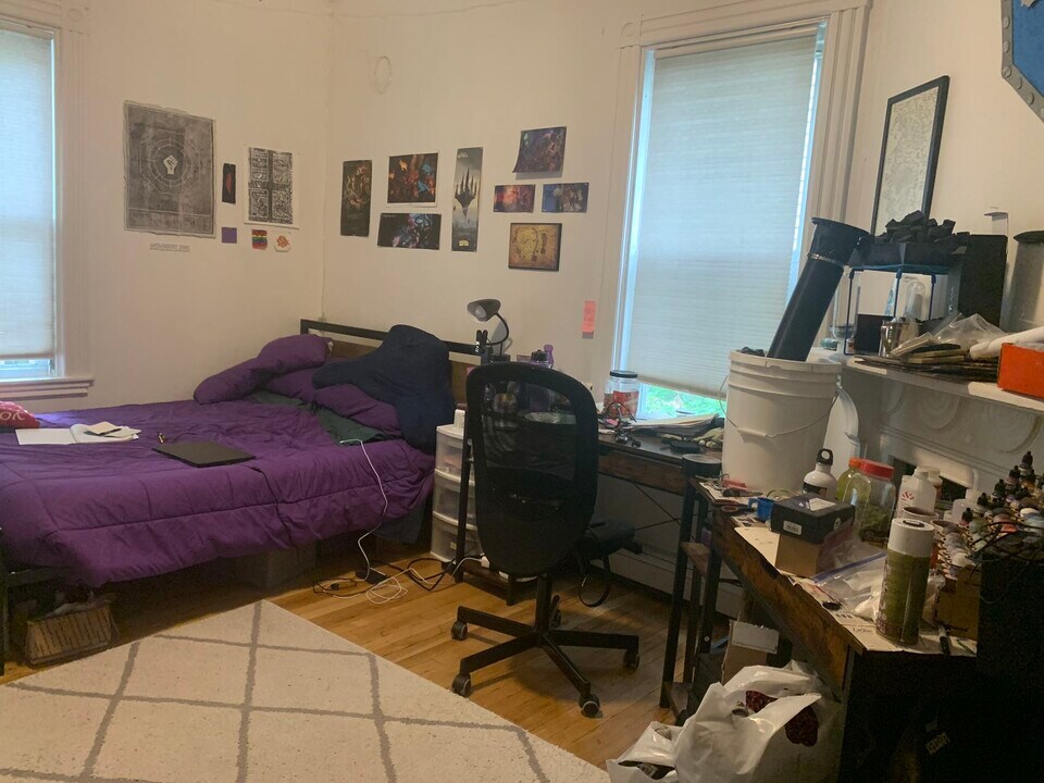 32 E Cottage St, Unit 1 in Boston, MA - Building Photo