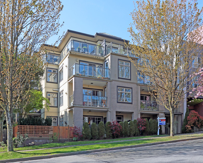 Oak Lane in Vancouver, BC - Building Photo - Primary Photo