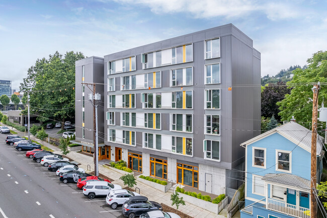 Goose Hollow Lofts in Portland, OR - Foto de edificio - Building Photo