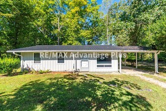 4102 Back Hampden Sydney Rd in Farmville, VA - Foto de edificio - Building Photo
