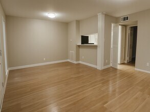 6402 Del Monte Dr in Houston, TX - Foto de edificio - Building Photo