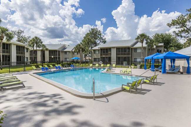 Enclave at Lake Ellenor in Orlando, FL - Building Photo - Building Photo