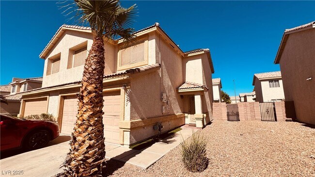 722 Peregrine Falcon St in Henderson, NV - Building Photo - Building Photo