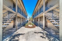 Mesa Village - Mesa Village Apartamentos in San Diego, California