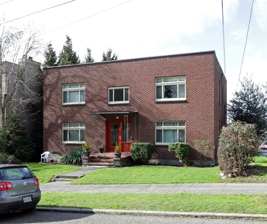 2837 Franklin Ave E in Seattle, WA - Building Photo
