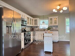 10419 College Ave in Kansas City, MO - Building Photo - Building Photo