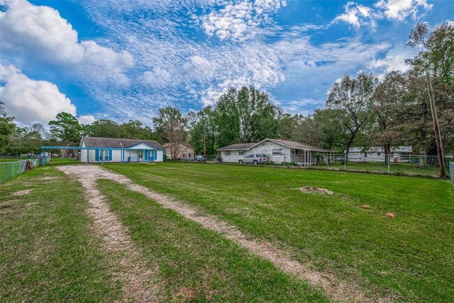 20372 Oakshade Dr in New Caney, TX - Building Photo - Building Photo