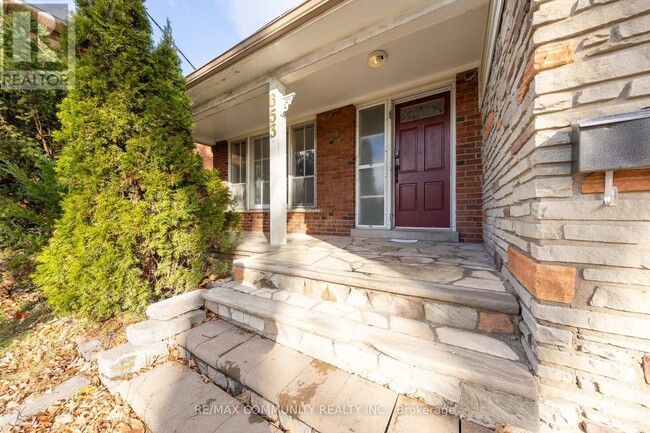 653 Meadowvale Rd in Toronto, ON - Building Photo - Building Photo