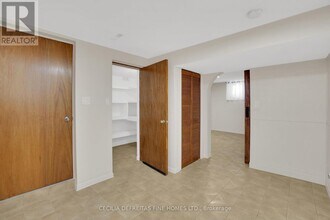 39 Airdrie Dr in Vaughan, ON - Building Photo - Building Photo