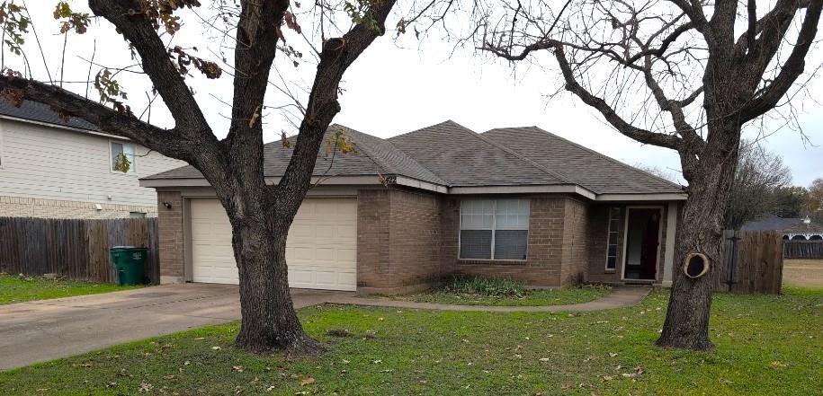 2422 Sycamore Trail in Round Rock, TX - Building Photo