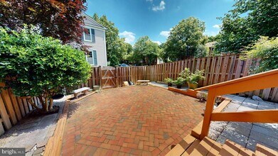 6279 Walkers Croft Way in Alexandria, VA - Building Photo - Building Photo