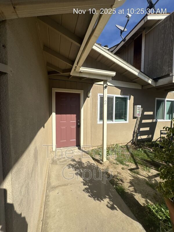 806 Monarch Cir in Exeter, CA - Building Photo - Building Photo