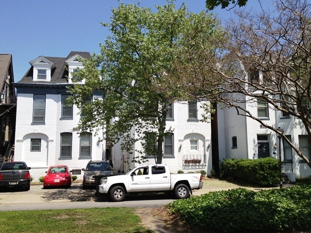 West Olney Villas in Norfolk, VA - Building Photo