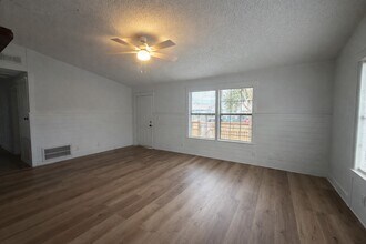 7 Carol Ct in Brookshire, TX - Building Photo - Building Photo