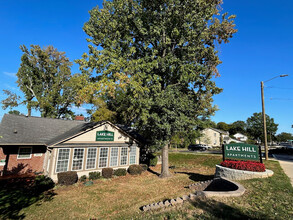 Lake Hill Apartments in Charlotte, NC - Foto de edificio - Building Photo